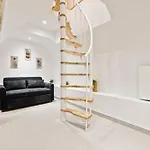 Champs Elysee Arc De Triomphe 2 Bedroom Netflix * パリ