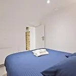 アパート Champs Elysee Arc De Triomphe 2 Bedroom Netflix *