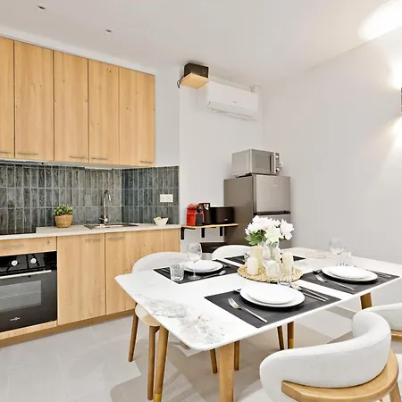 Champs Elysée Arc De Triomphe 2 Bedroom Netflix Parigi