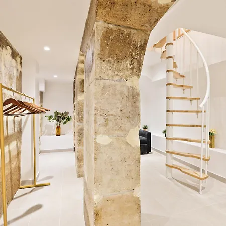 Champs Elysee Arc De Triomphe 2 Bedroom Netflix Lejlighed Paris