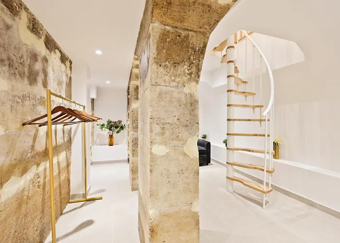 Champs Elysee Arc De Triomphe 2 Bedroom Netflix Lejlighed Paris
