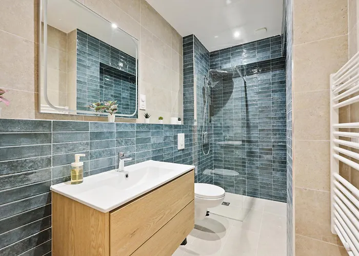 Champs Elysee Arc De Triomphe 2 Bedroom Netflix Lejlighed *