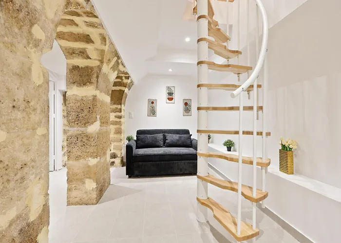 Champs Elysee Arc De Triomphe 2 Bedroom Netflix Apartman *