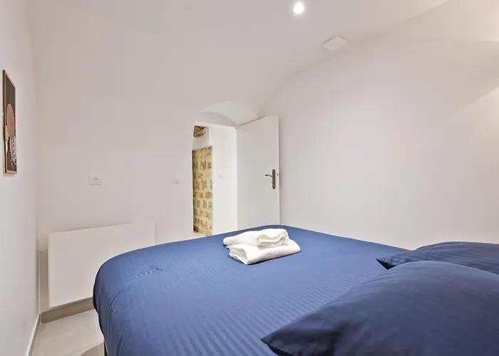 Apartman Champs Elysee Arc De Triomphe 2 Bedroom Netflix *